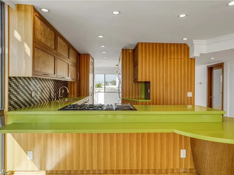 7301 Vista Del Mar Ave #A212 — Photo 8