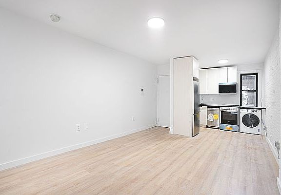 2nd image of 446 W 55th St #10
