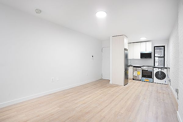 1st image of 446 W 55th St APT 3