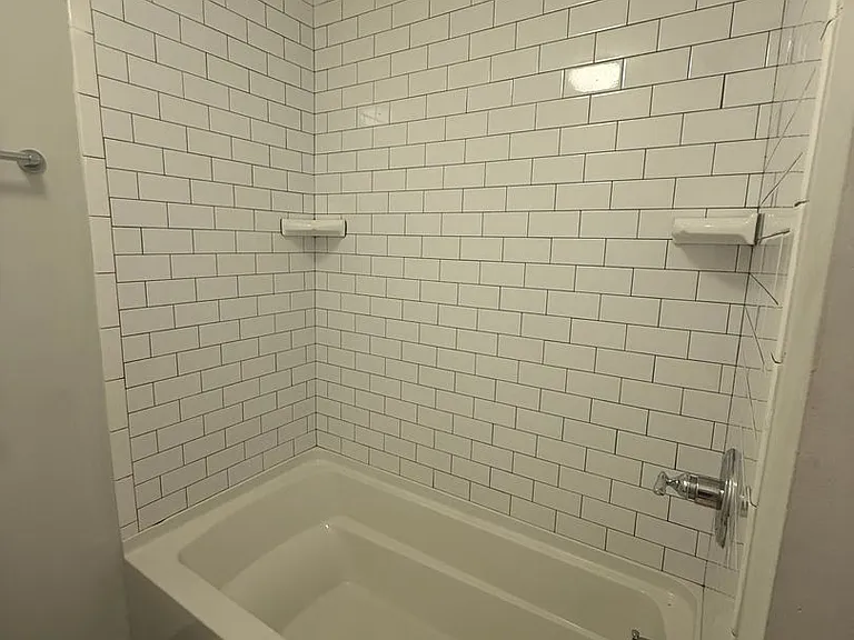 The Ridgewood Apartments in Woodbine - Remodeled Units - Gated Access - Convenient - Ample Parkin... — Photo 30