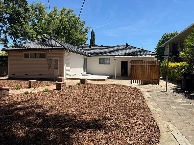 9550 Colton Ave — Photo 15