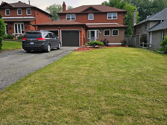 3rd image of 730 Sheppard Ave