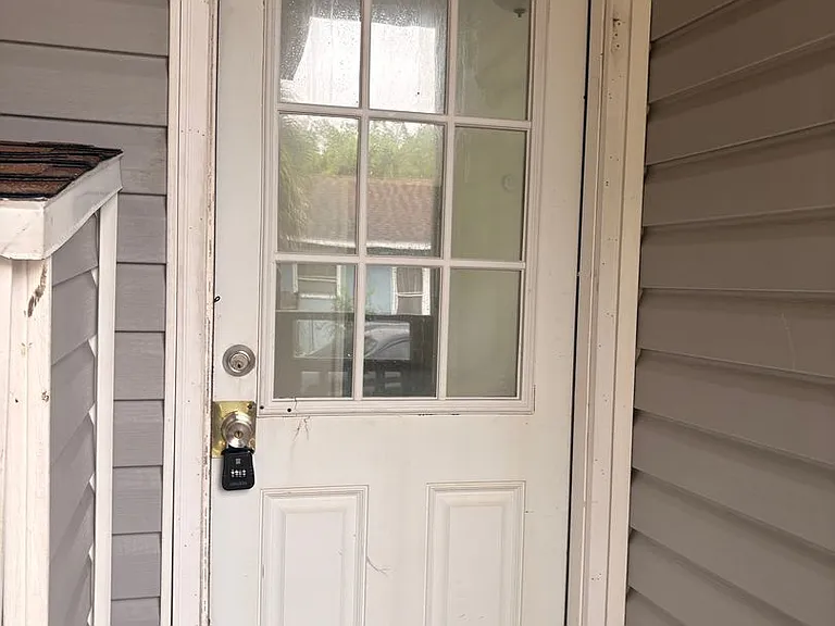 322 Bellevue Ave — Photo 2