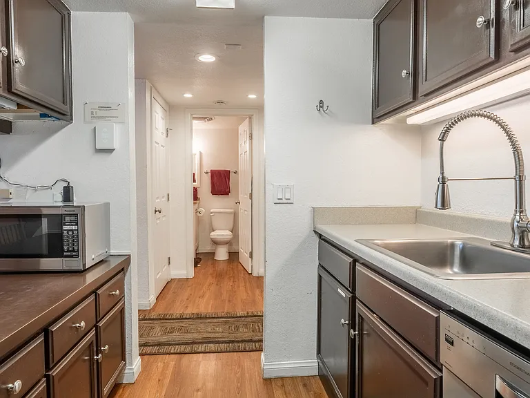 2289 Sierra Nevada Rd #K11 — Photo 16