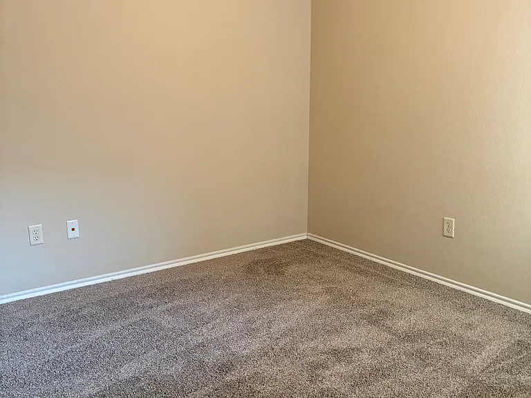 814 Bens Dr — Photo 14