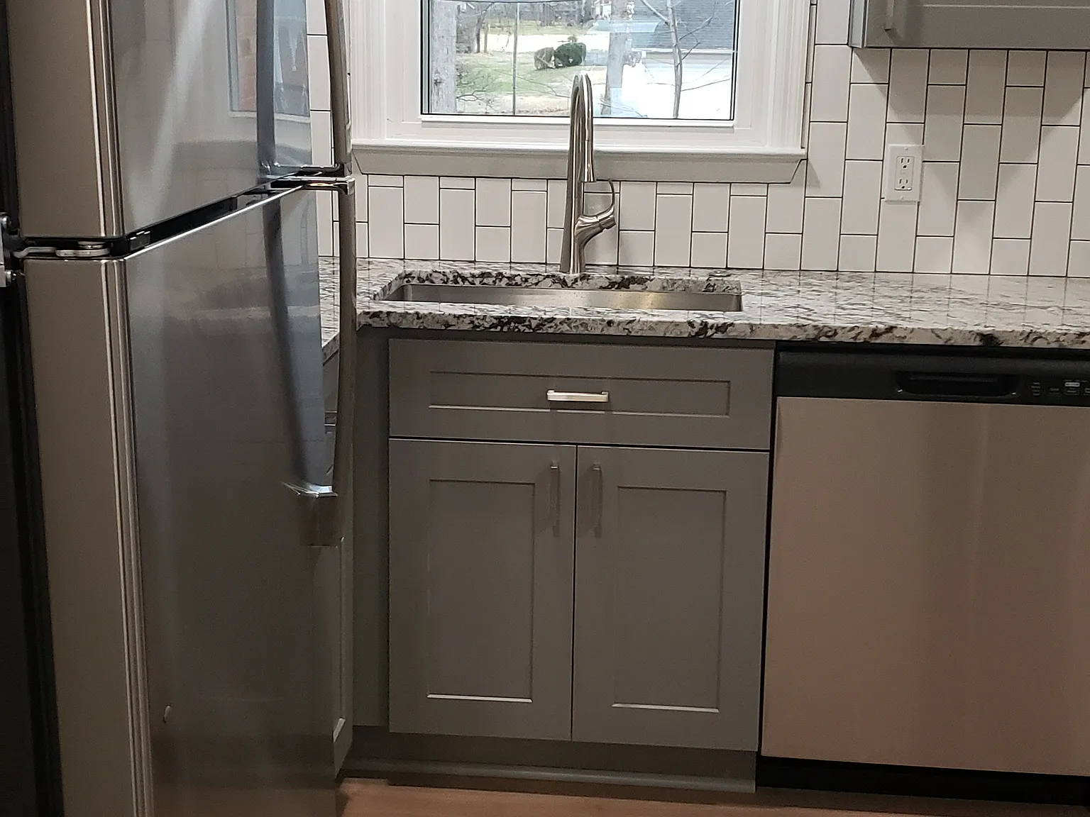 2 bed, 1000 sqft, $1,300 — Photo 3