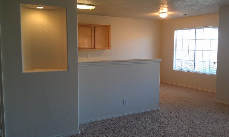 entry/living room