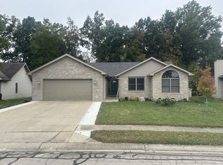 8319 W Ashford Ln, Muncie, IN 47304