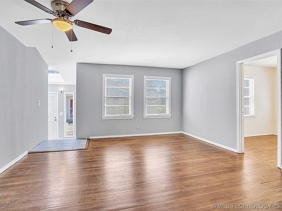 4th image of 1430 E 38th Pl #A