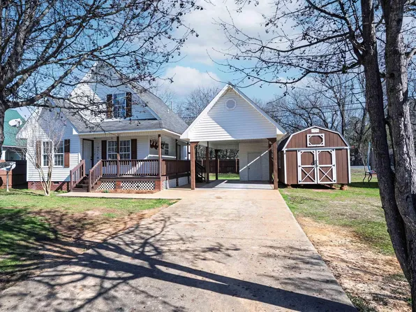 902 N Louisville Ave, Sylacauga, AL 35150