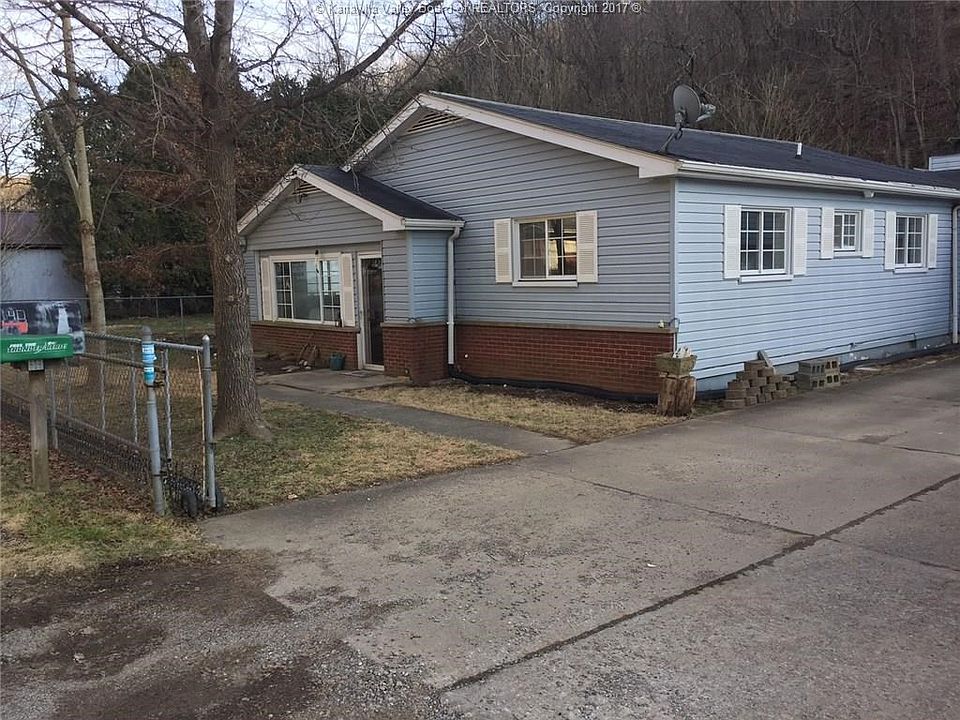 1st image of 140 Hampshire Dr