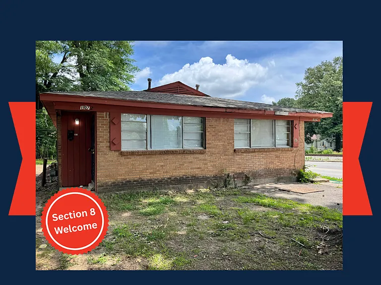1072 S Willett St — Photo 1