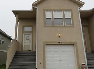 746 Woodson Ln, Gardner, KS 66030
