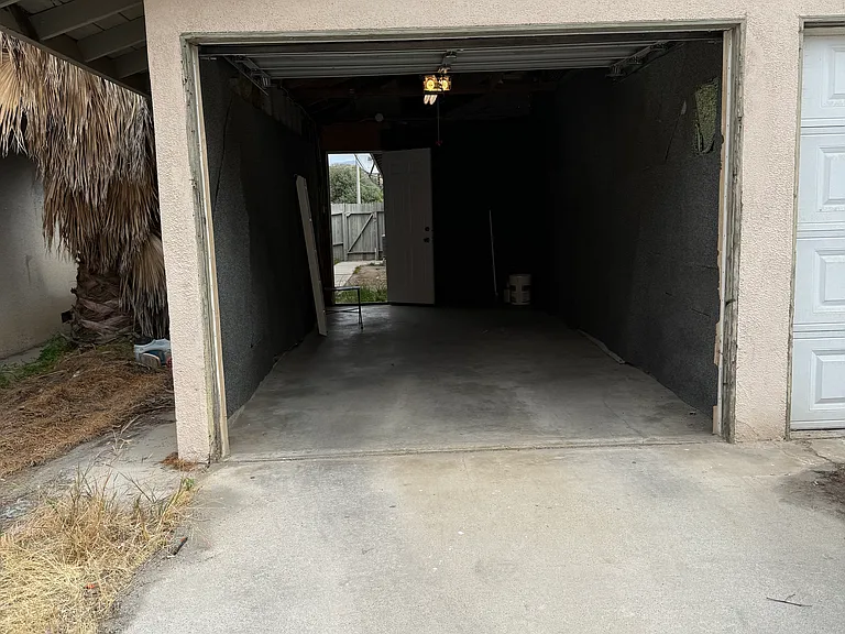 41541 Marine Dr — Photo 31