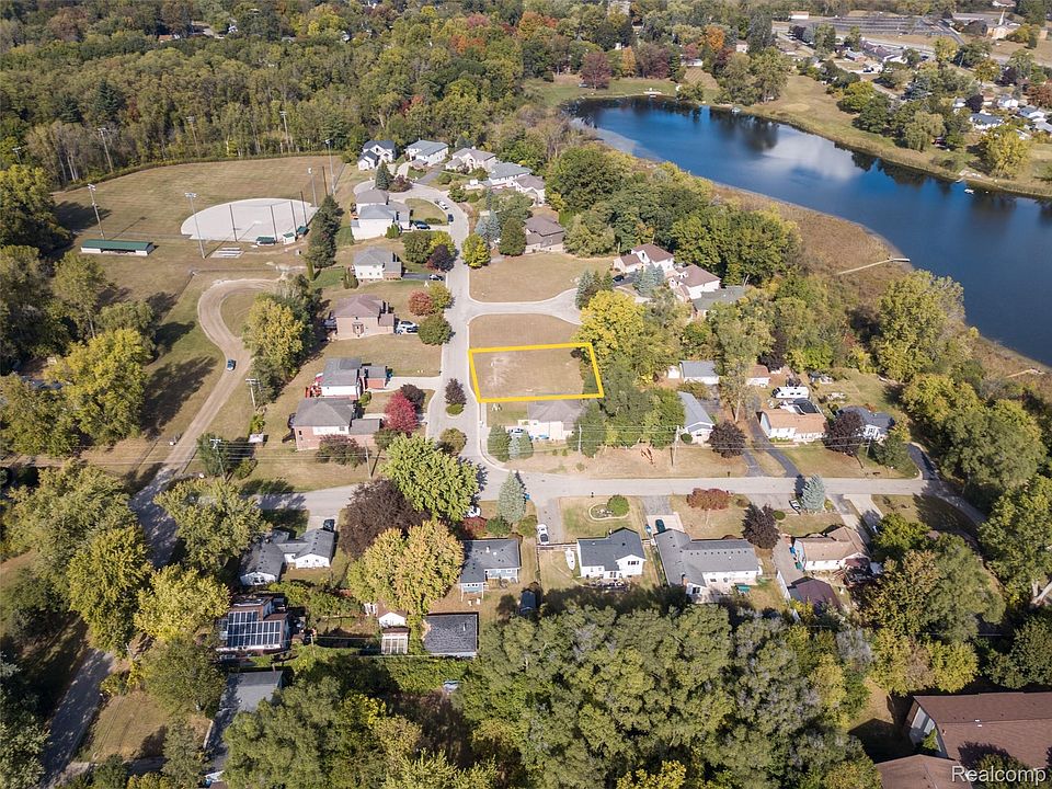 1st image of 256 Madeleine Ln