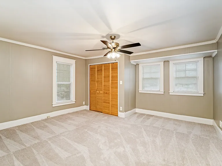 205 W Main St — Photo 23