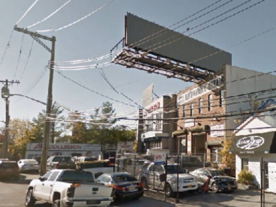 2nd image of 227 Veterans Rd W