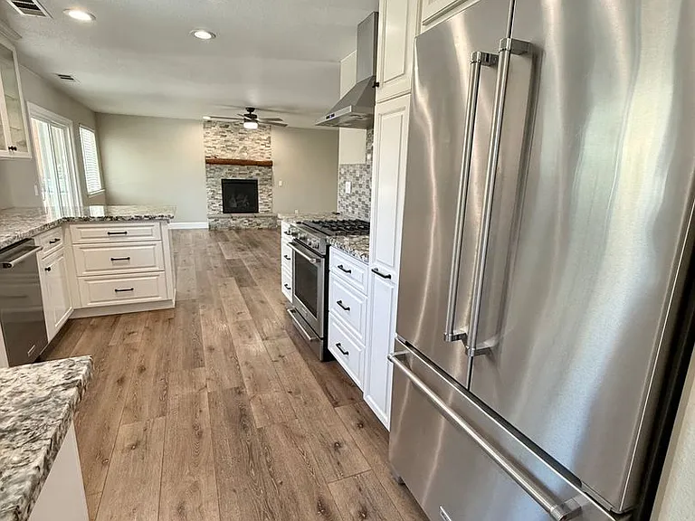 1019 Nanette Ln — Photo 5