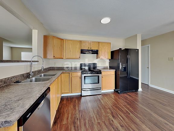 3rd image of 4 Berea Ct