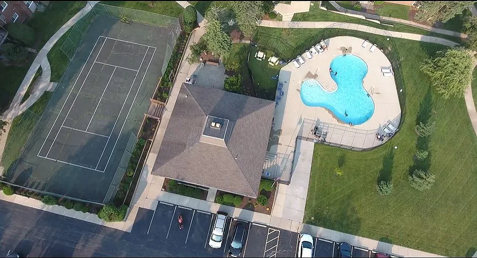 Building Photo - 2300 Beau Monde Ln #103