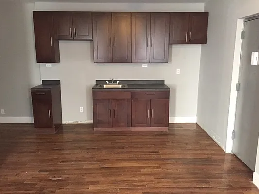 Rented by Premier Metro Realty Corp | media 19