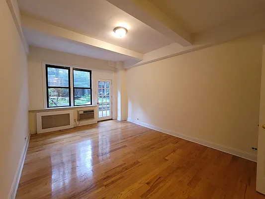 Rented by Gold & Appel Realty Corp | media 3