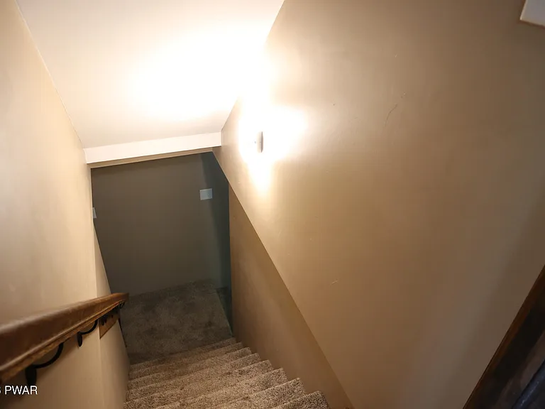 549 Lakeview Dr W — Photo 23
