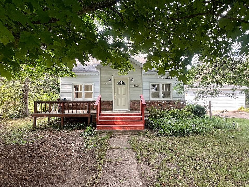 1st image of 2878 Elm St SE