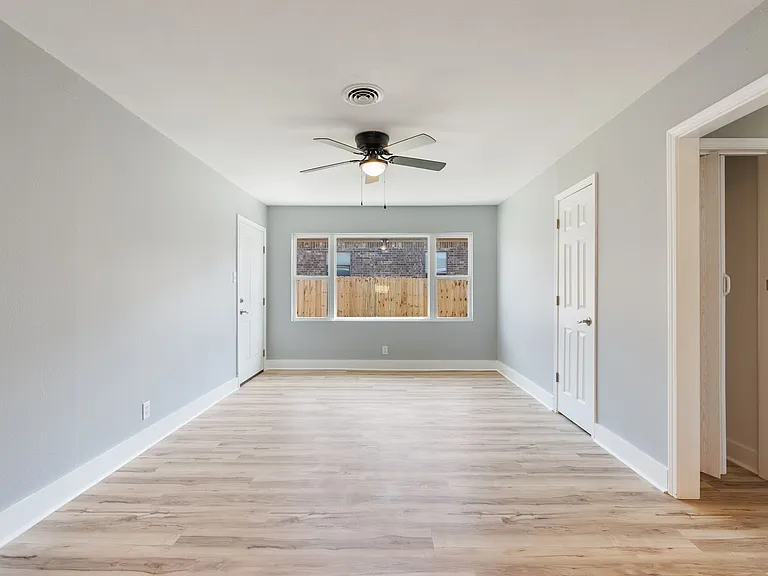 611 Lenora St #613 — Photo 4