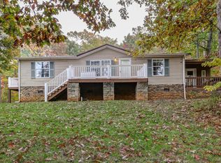 2019 Country Club Rd, Hurt, VA 24563