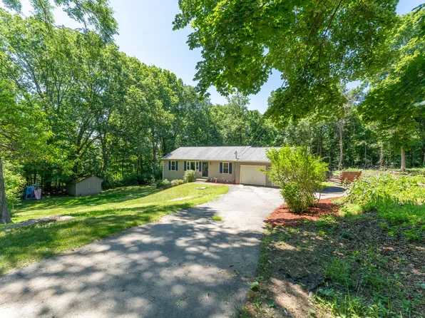 25 Dudley Street, Putnam, CT 06260