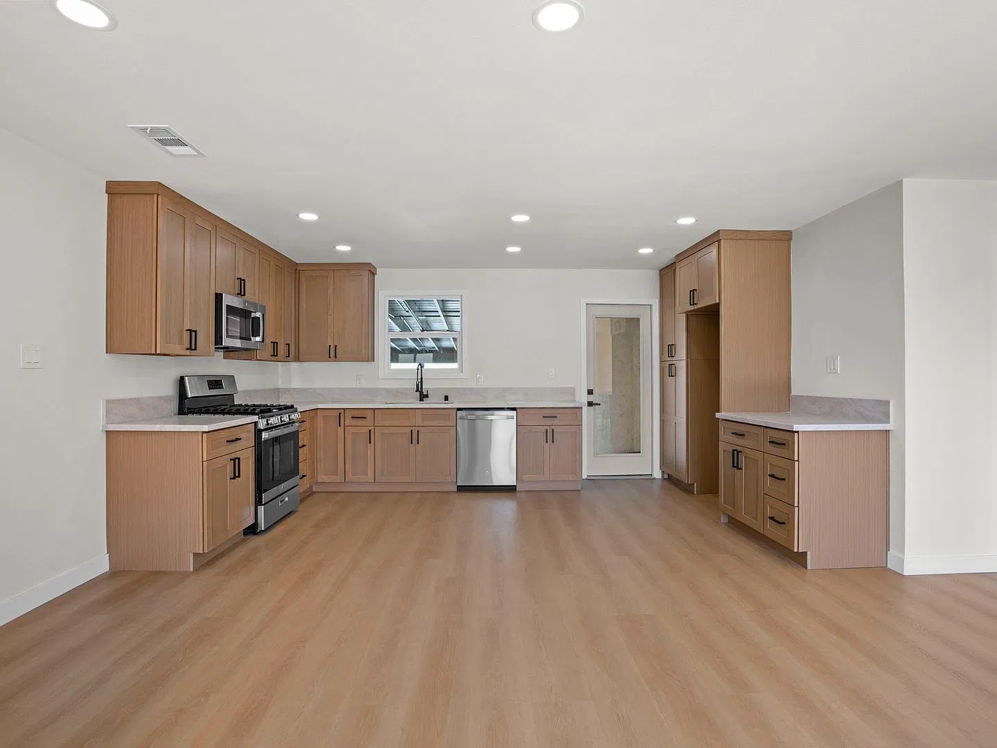 Whittier Home — Photo 4