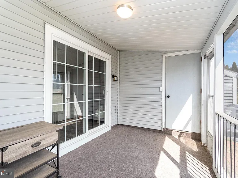 407 Cambridge Ct — Photo 13
