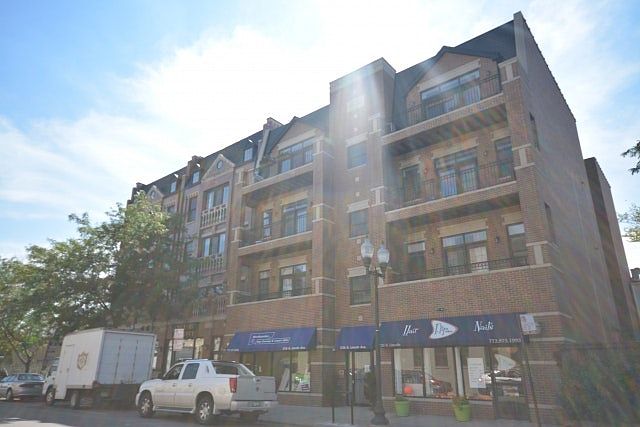 1st image of 3726 N Lincoln Ave APT 4S