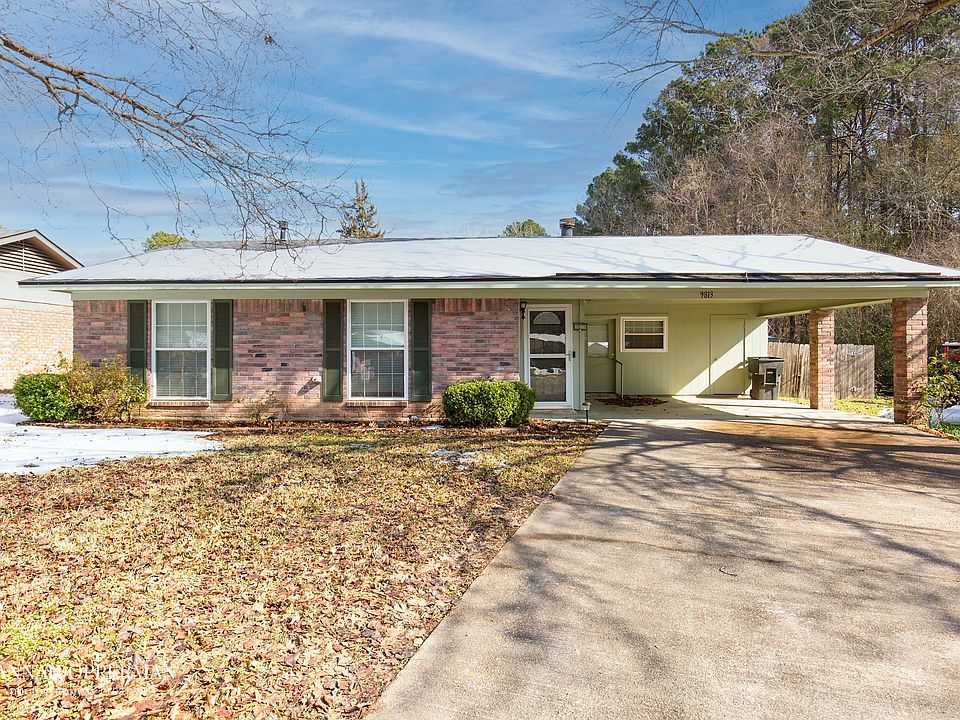 1st image of 9813 Driftwood Cir