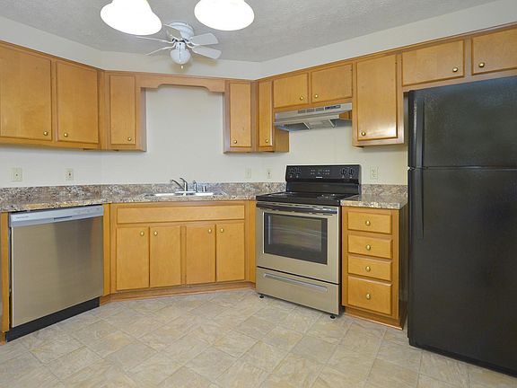 4th image of 77 Forest Hill Dr