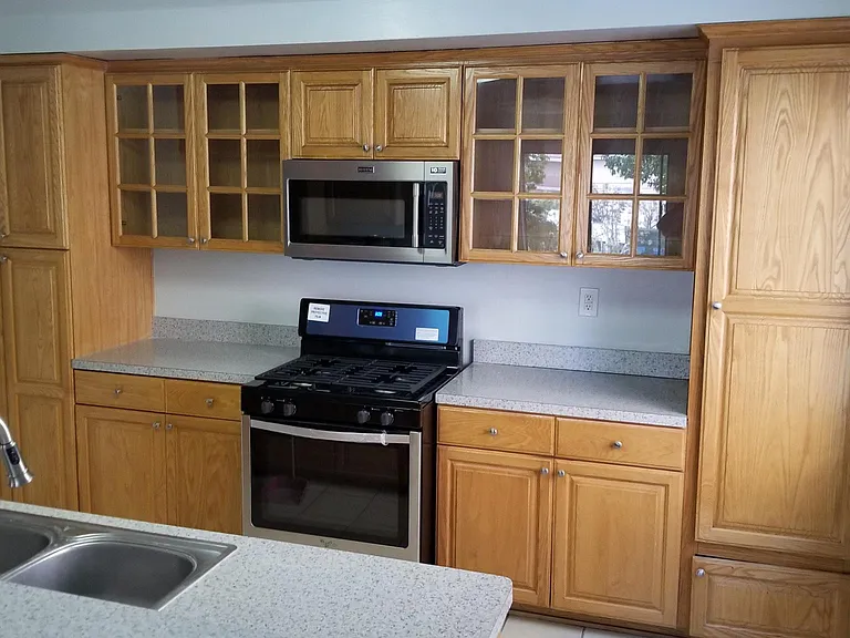 569 E Orange Grove Ave #B — Photo 1