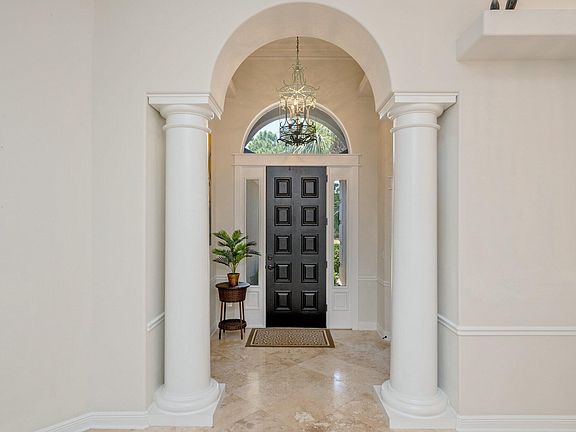 5th image of 261 Tequesta Dr