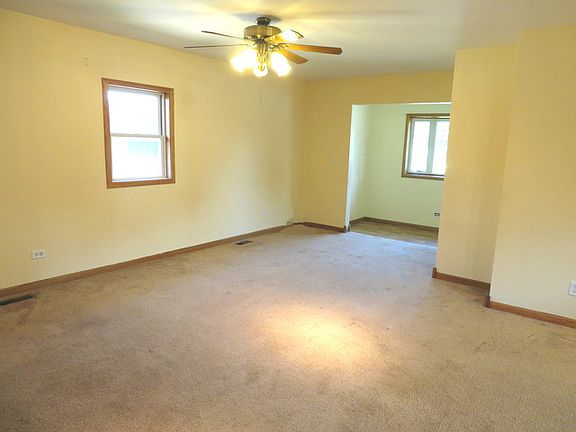 5th image of 195 W Elm St