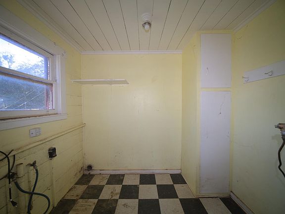 4th image of 1301 6th St