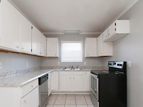 5th image of 3620 Arapaho Trl