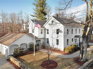 6 West St, Newtown, CT 06470