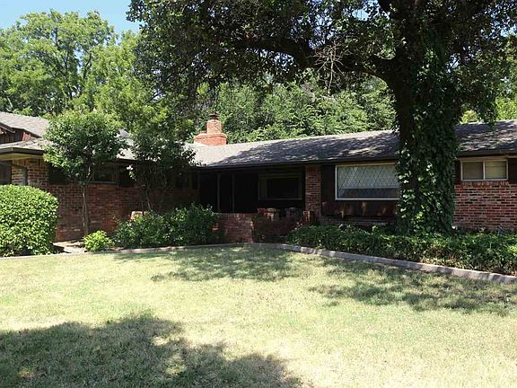 2nd image of 1 Woodlands Dr