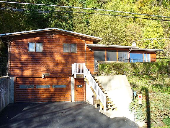 Front of lodge, 2 car garage