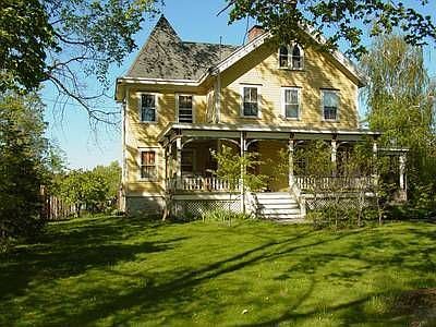 1st image of 104 Willow Ave
