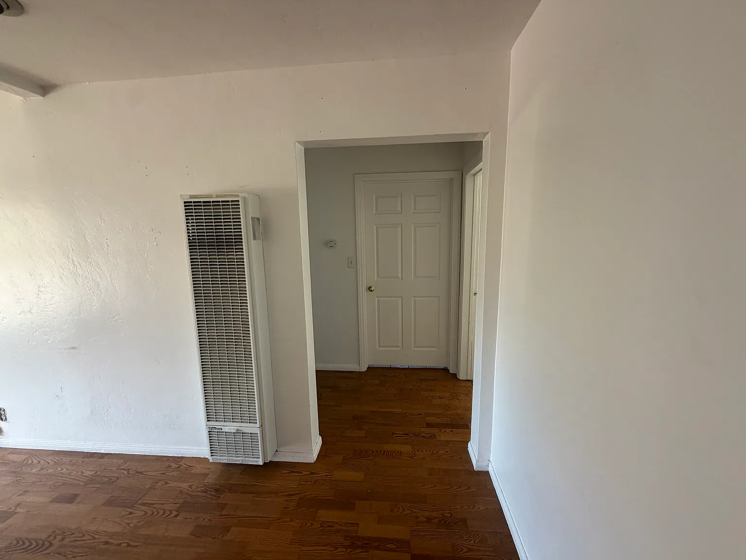 3 bed, 1050 sqft, $5,495 — Photo 4