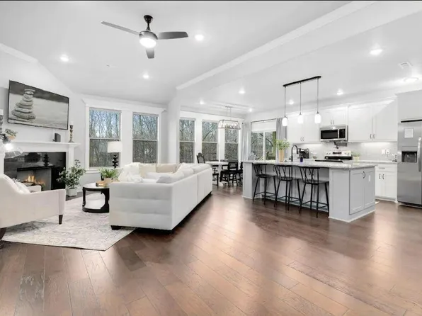 24 Brittany Ln, Bella Vista, AR 72714