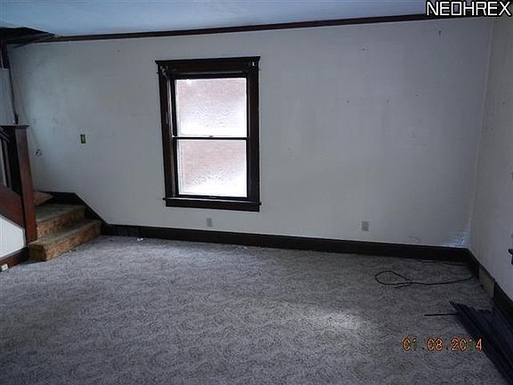 5th image of 919 13th St NE