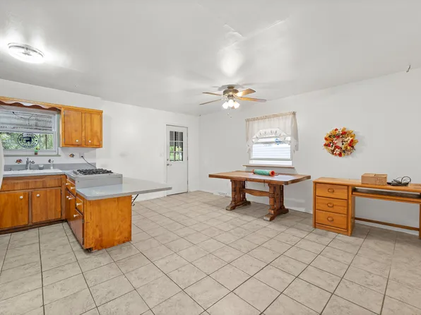 160 Stephens Avenue image 7 of 29