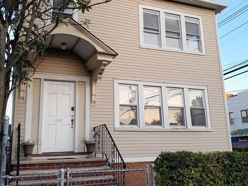 1st image of 220 Columbia Ave